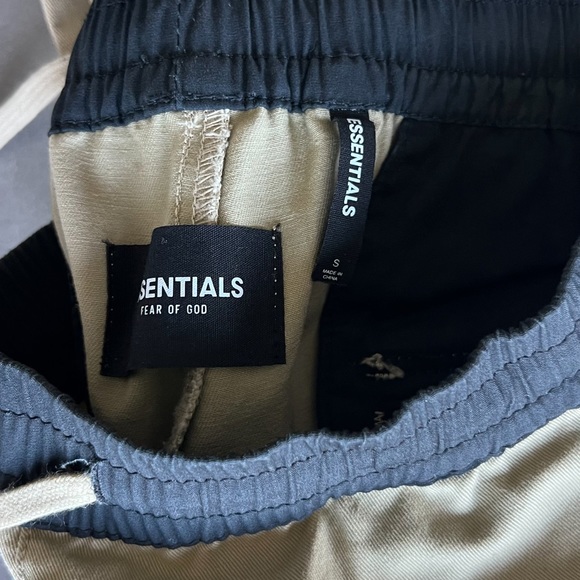 FEAR OF GOD ESSENTIALS Cargo Pants Khaki -S - Picture 5 of 6